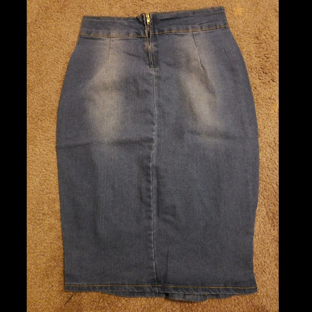 SOLD - Picture 4 of 4